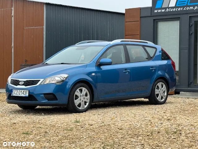 Kia Ceed - 10