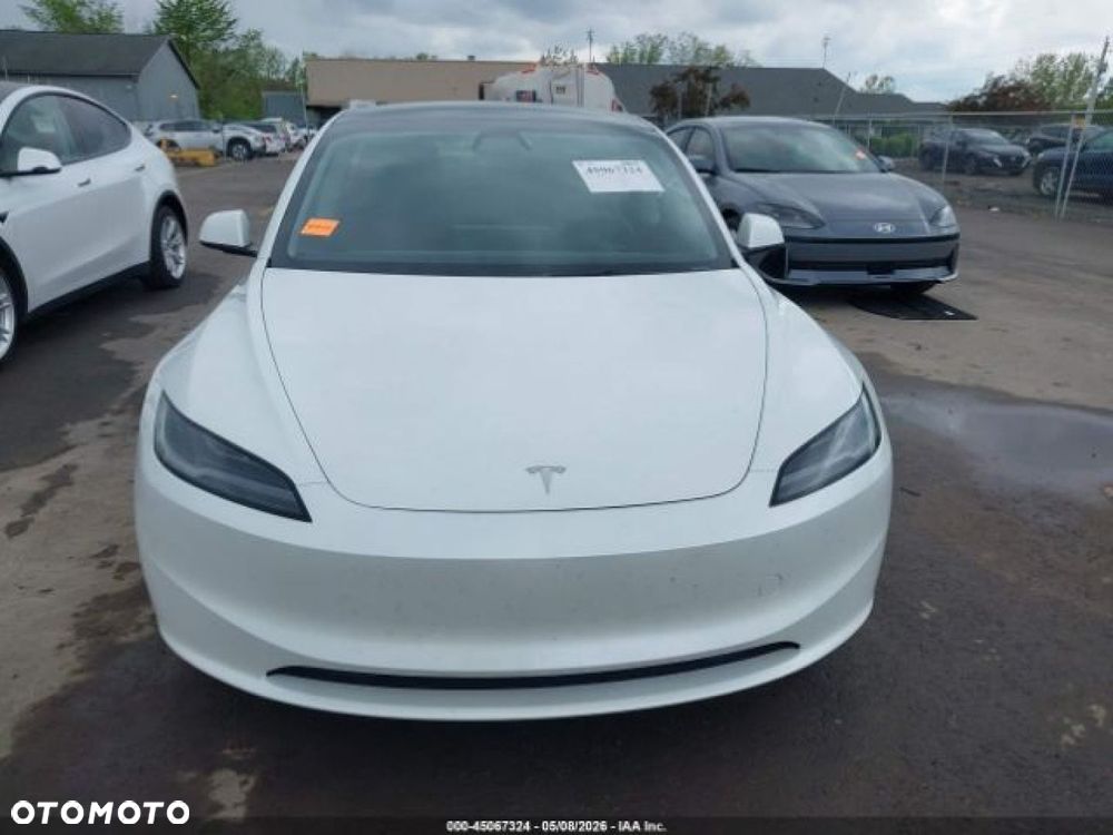 Tesla Model 3 - 7