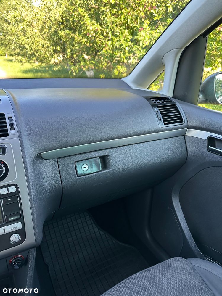 Volkswagen Touran 1.4 TSI Trendline - 16