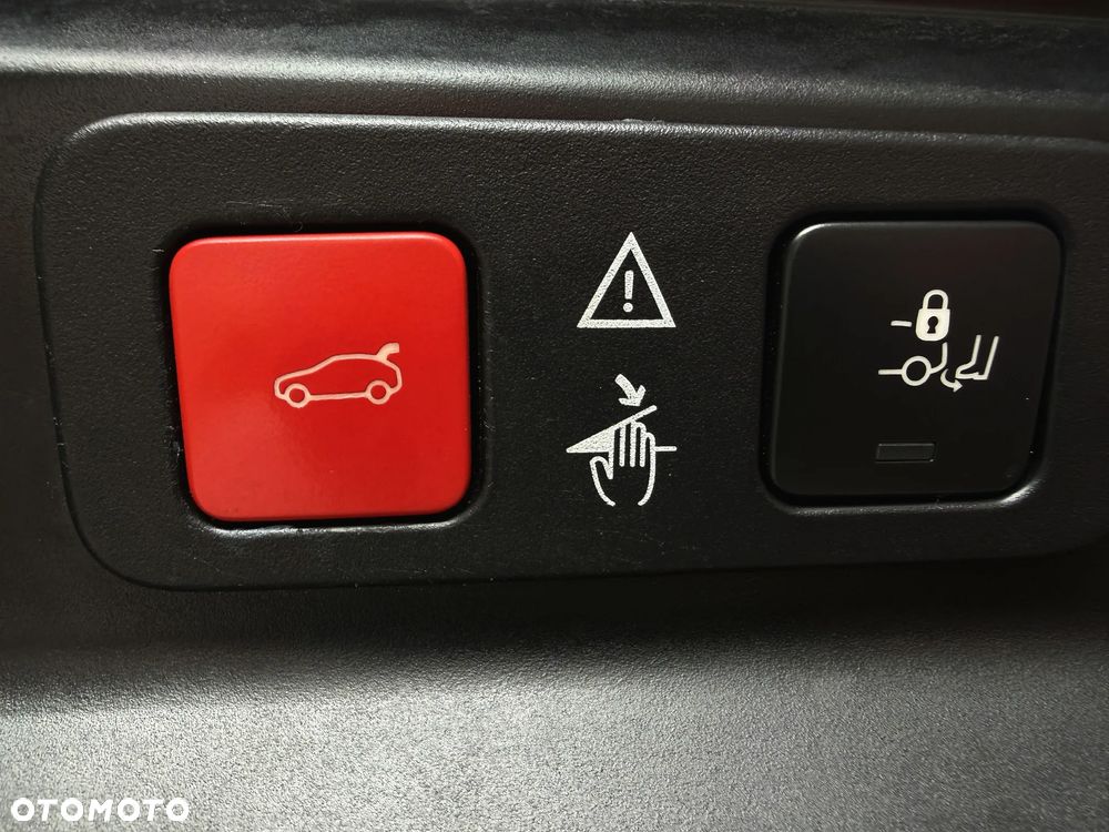Peugeot 5008 BlueHDi 180 EAT8 GT Pack - 23
