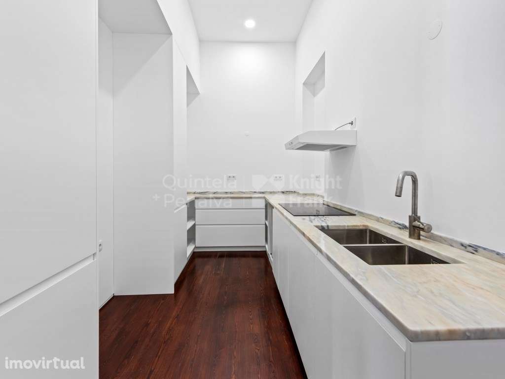 Apartamento T4 em palácio junto do Castelo de São Jorge - Grande imagem: 4/26