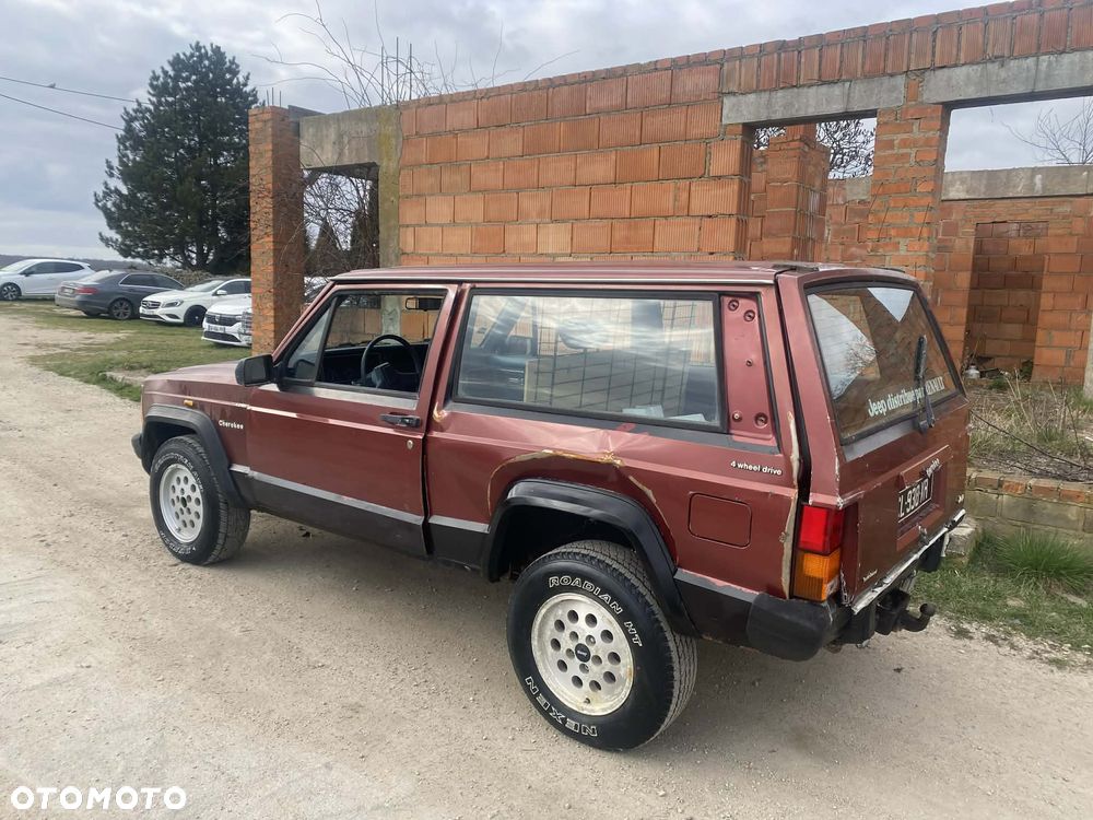 Jeep Cherokee - 10
