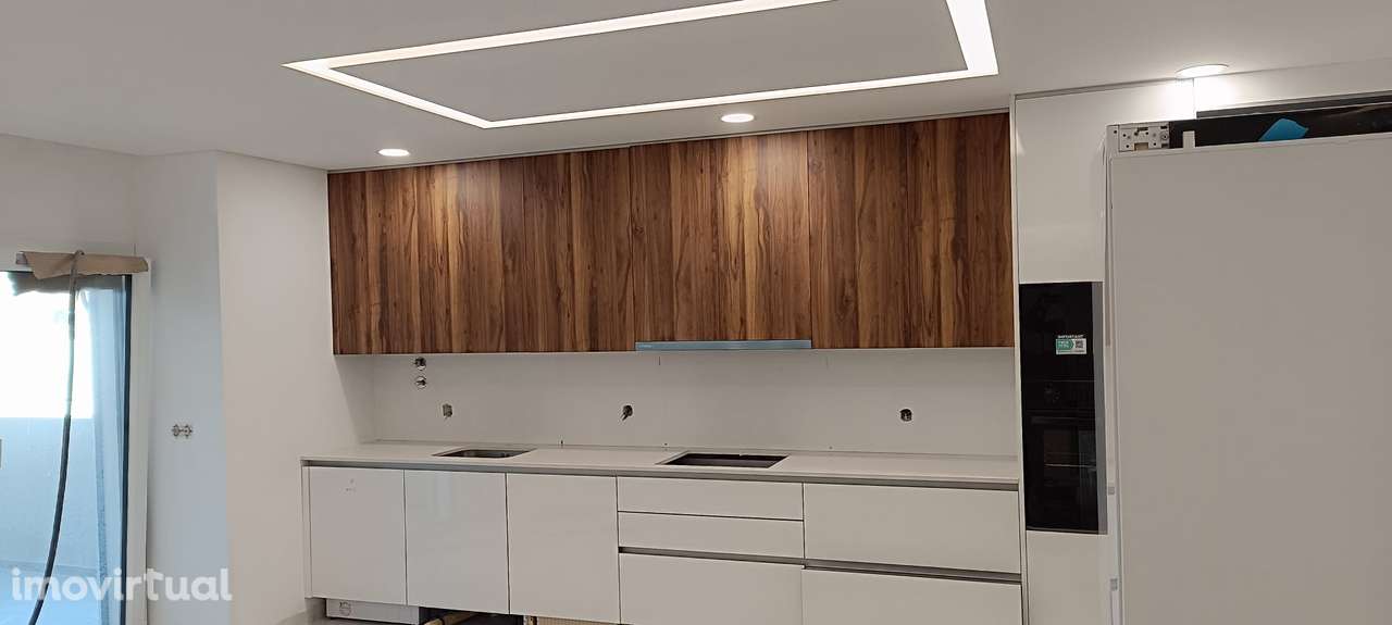 Apartamento T3 – 1.º Andar com Vista Piscina | Condomínio Privado - Grande imagem: 2/25