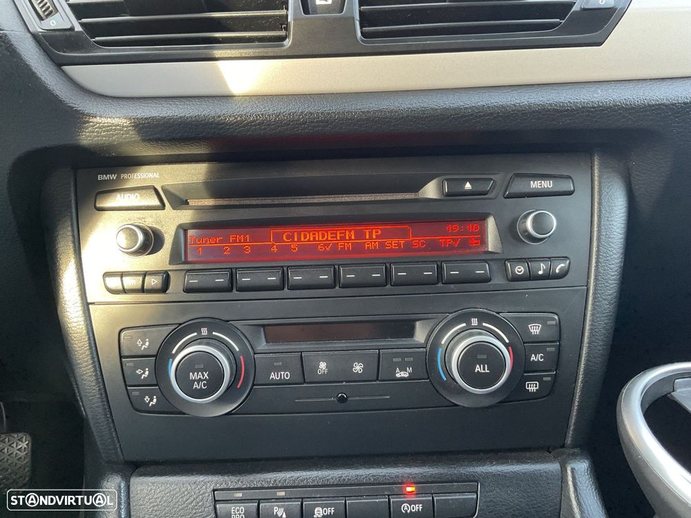 BMW X1 18 d sDrive - 31