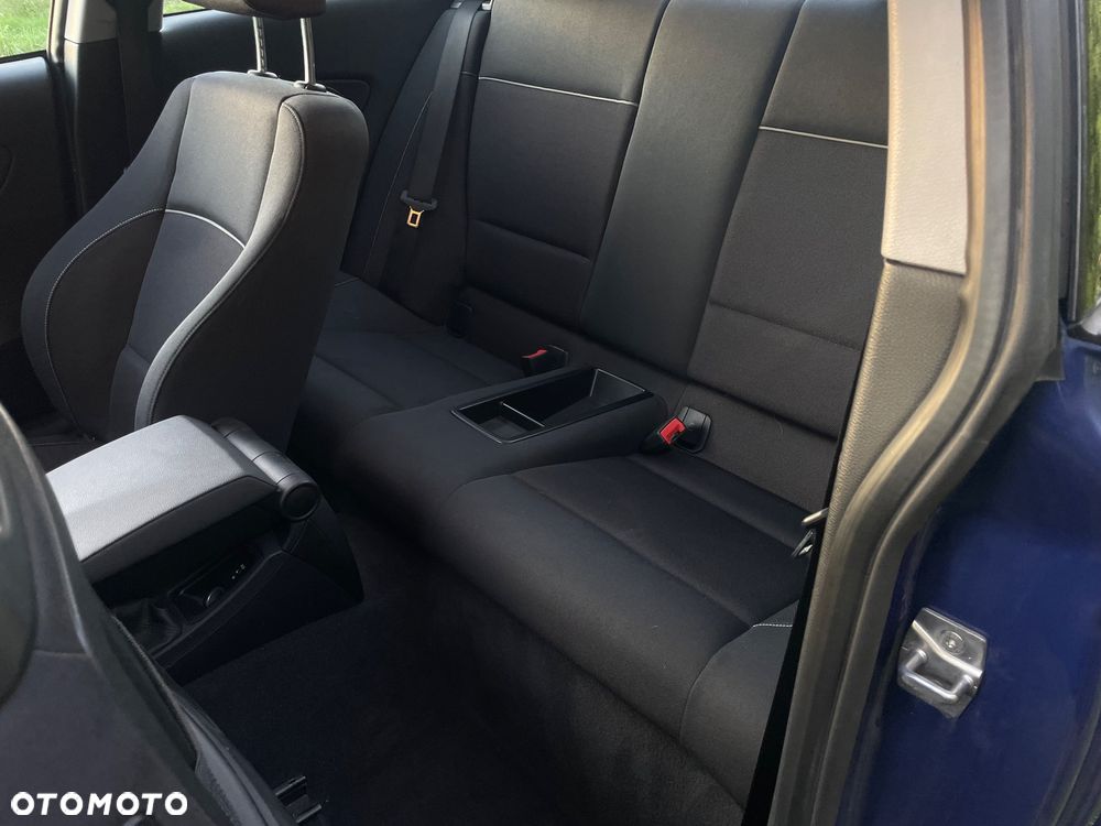 BMW Seria 1 120d Edition Sport - 13