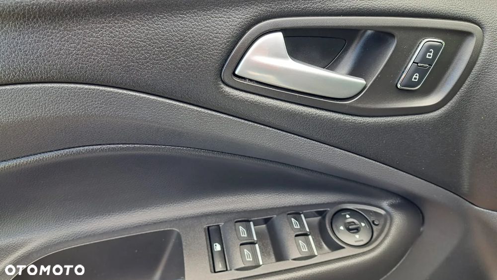 Ford Kuga 1.5 EcoBoost 2x4 SYNC - 11