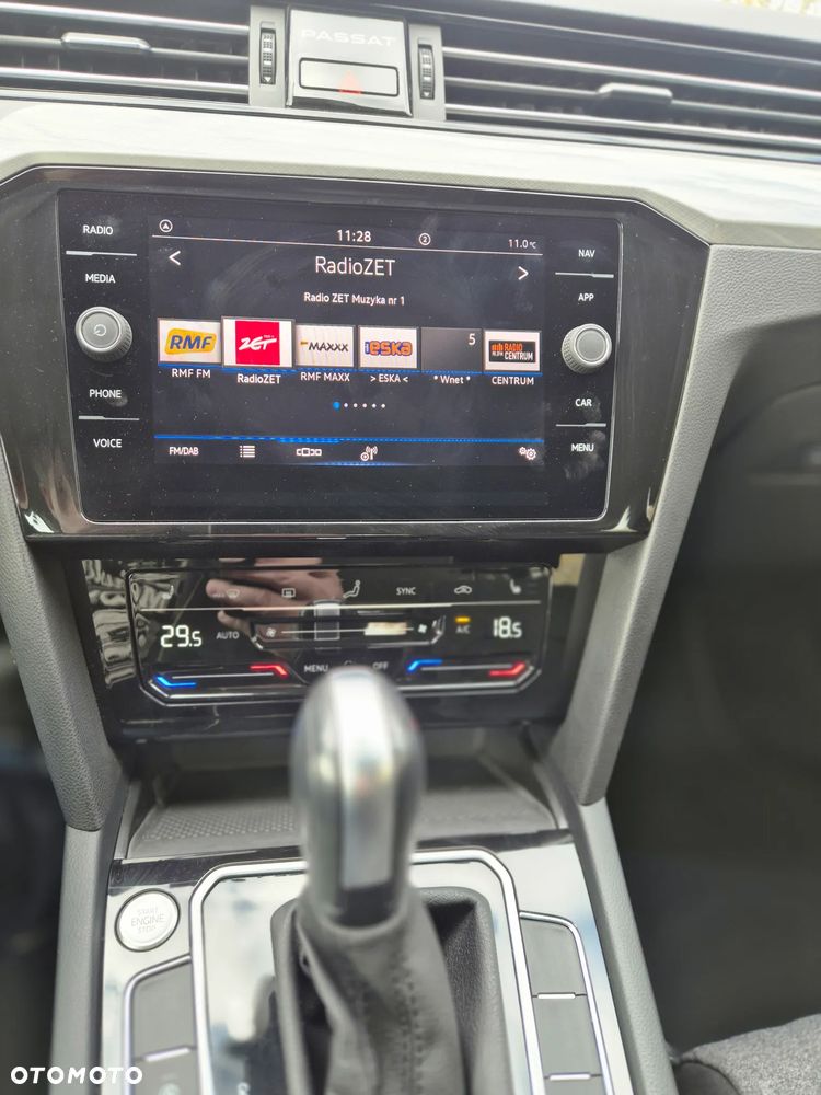 Volkswagen Passat - 19