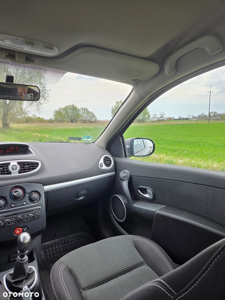 Renault Clio - 8