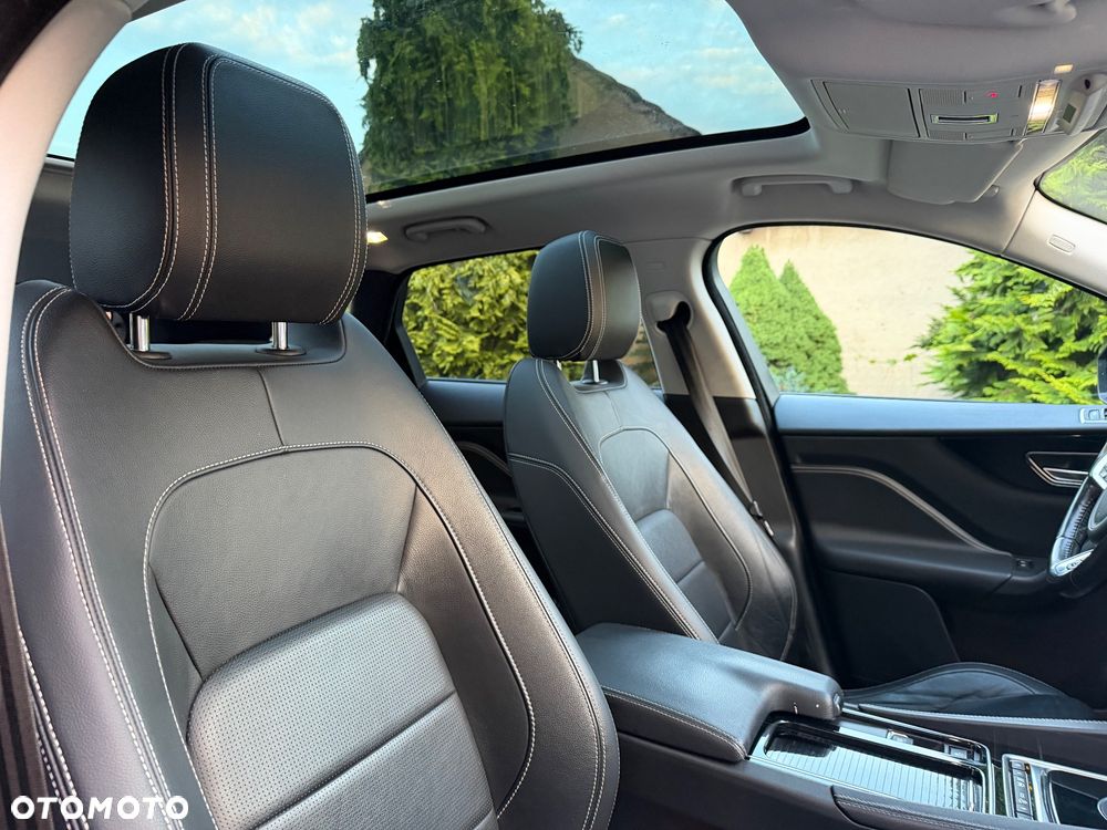 Jaguar F-Pace 20d AWD R-Sport - 34