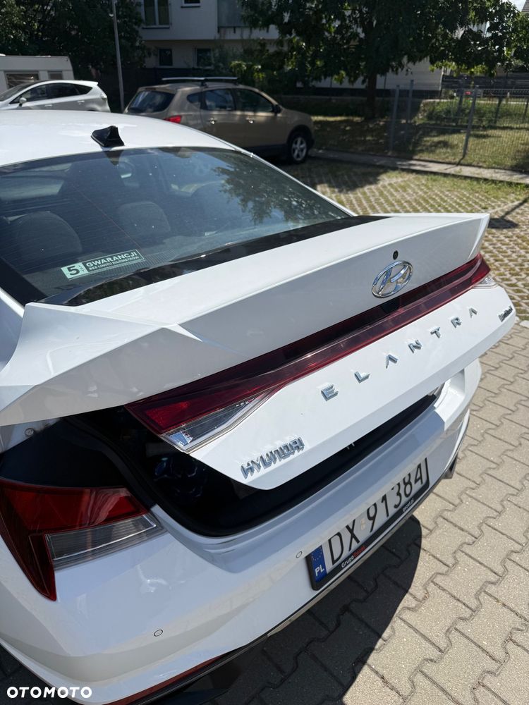 Hyundai Elantra - 8