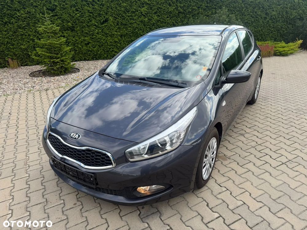Kia Ceed - 8