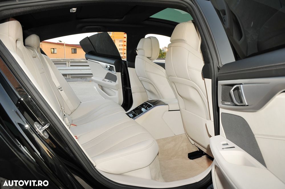 BMW Seria 8 840i - 12