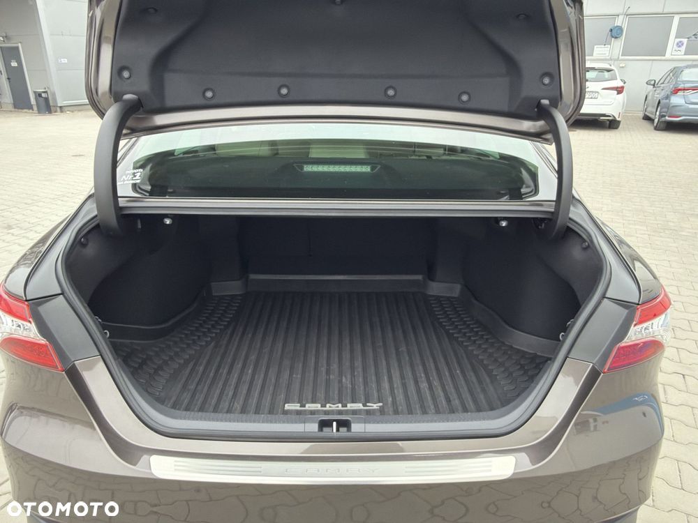 Toyota Camry 2.5 Hybrid Executive CVT - 15