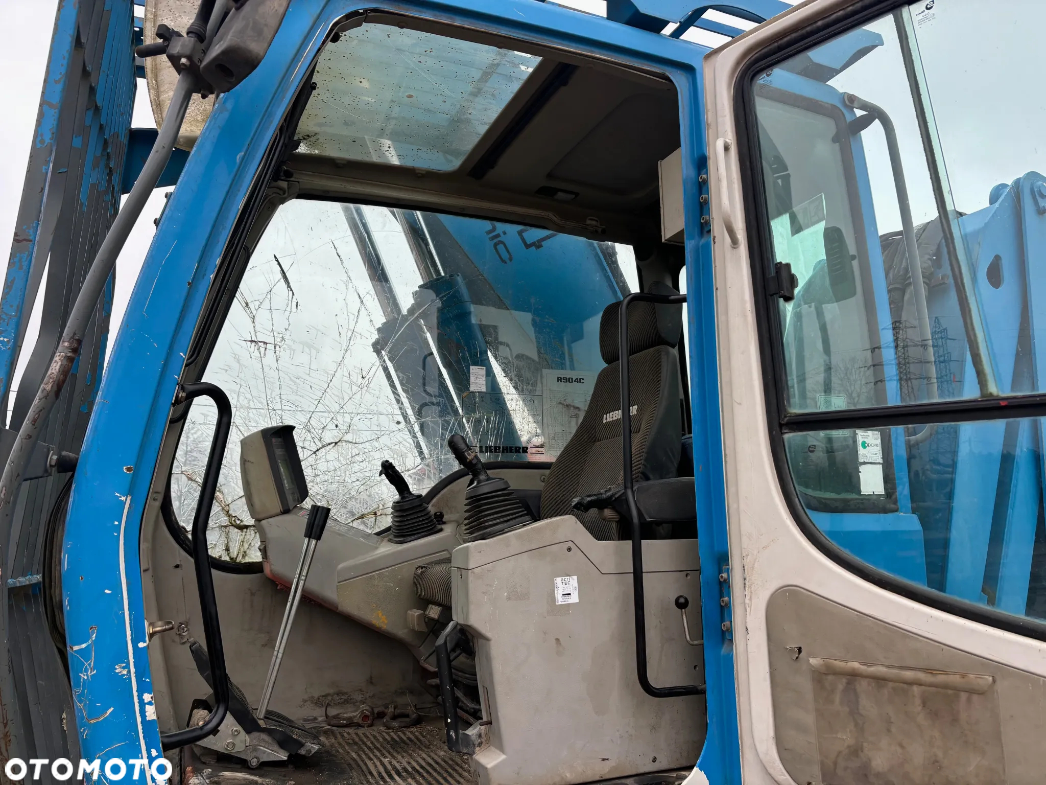 Liebherr R904C / Do złomu / Przeładunkowa / Chwytak /Podnoszona Kabina / - 23