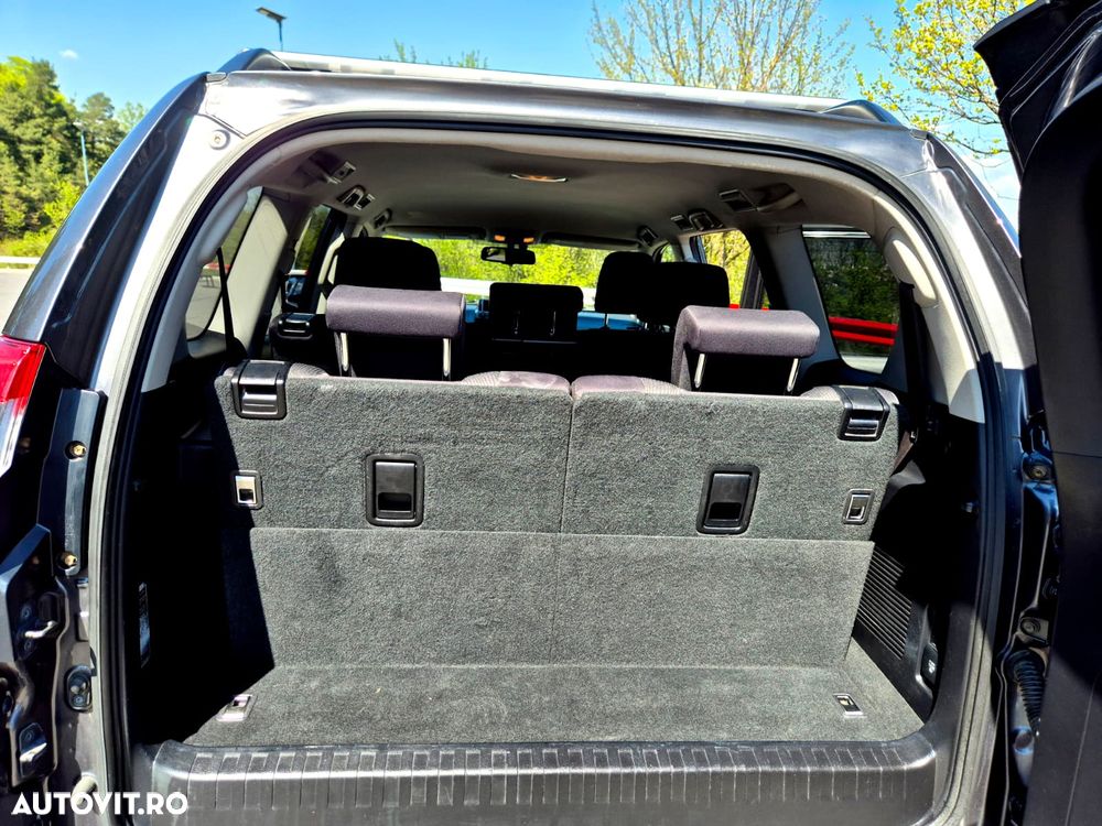 Toyota Land Cruiser 2.8l Turbo D-4D A/T AVS Luxury - 11