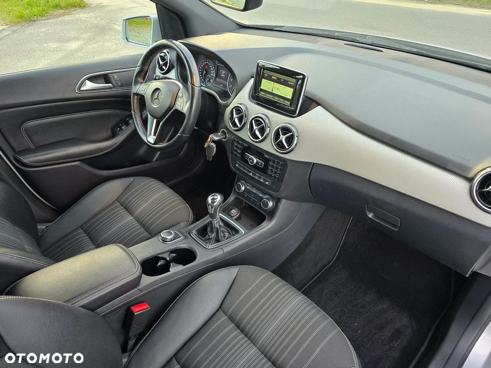 Mercedes-Benz Klasa B 180 BlueEFFICIENCY Edition Style - 12