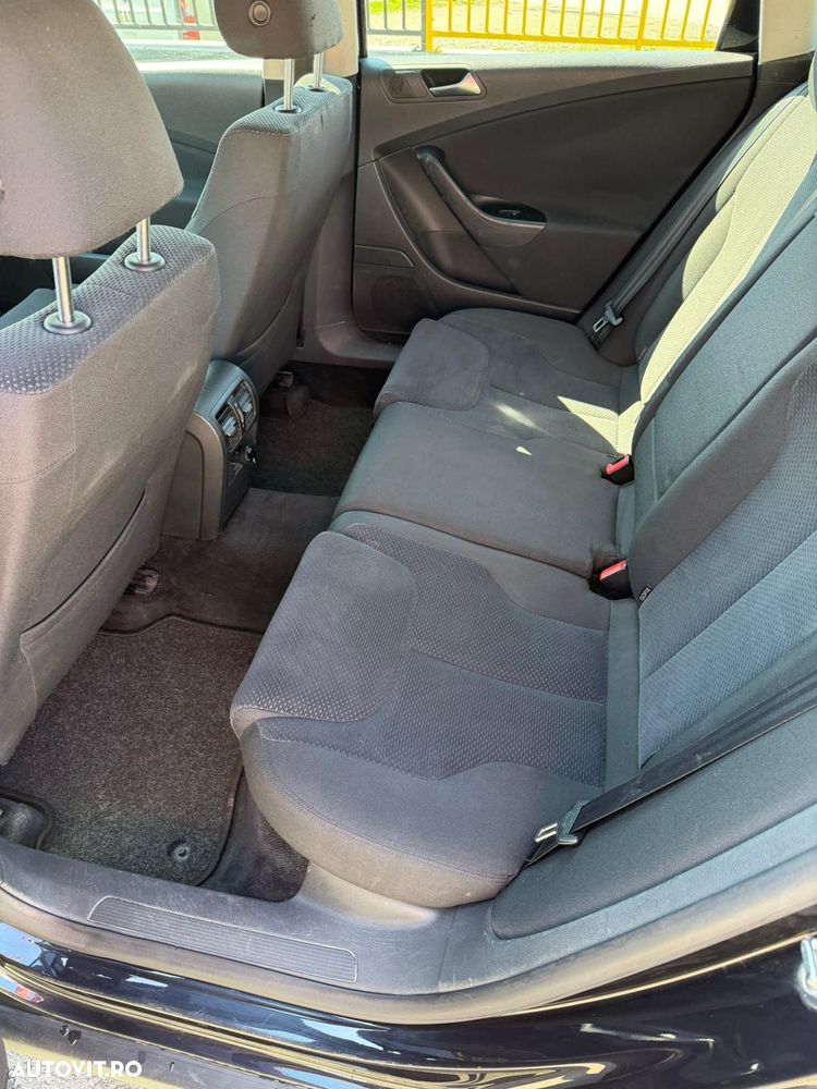 Volkswagen Passat 2.0 TDI DPF Comfortline Blue Motion Technology - 9