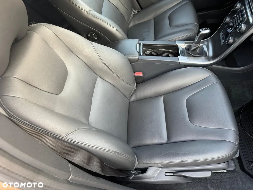 Volvo XC 60 D4 Summum - 8