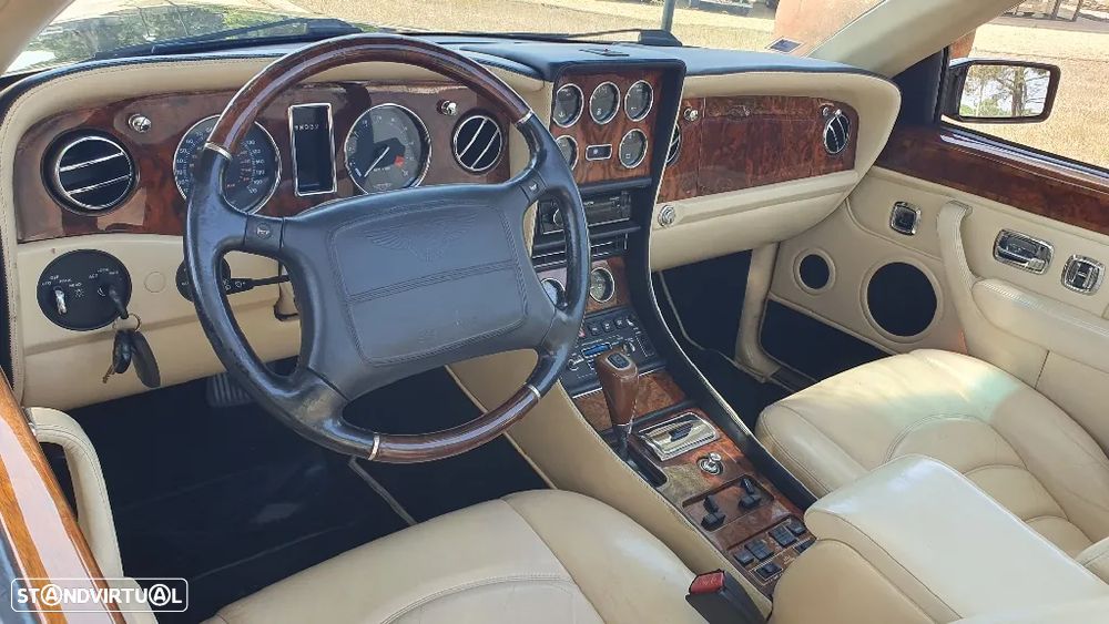 Bentley Azure 6.75 Turbo V8 - 16
