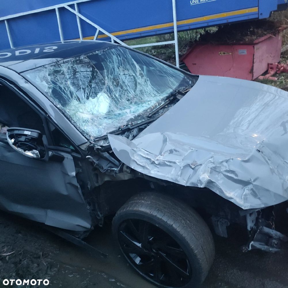 Volkswagen Golf 2.0 TDI SCR DSG R-Line - 5