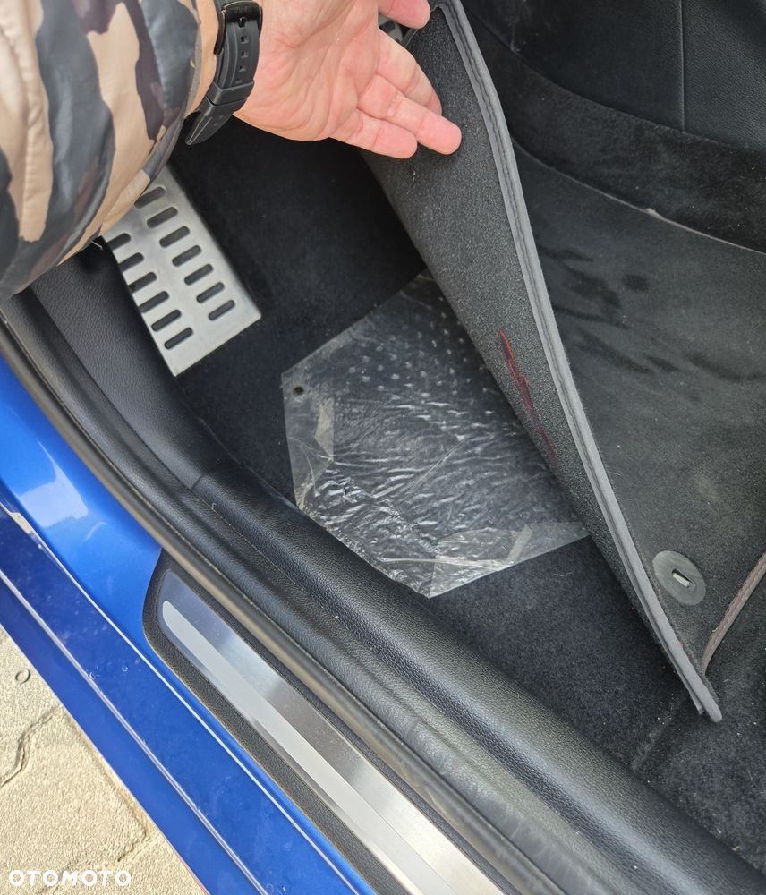 Kia ProCeed 1.6 T-GDI GT DCT - 13