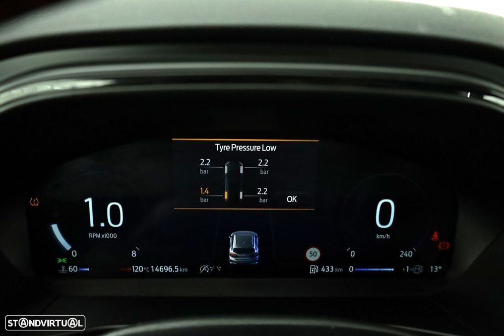 Ford Focus 1.0 EcoBoost MHEV ST-Line X - 16