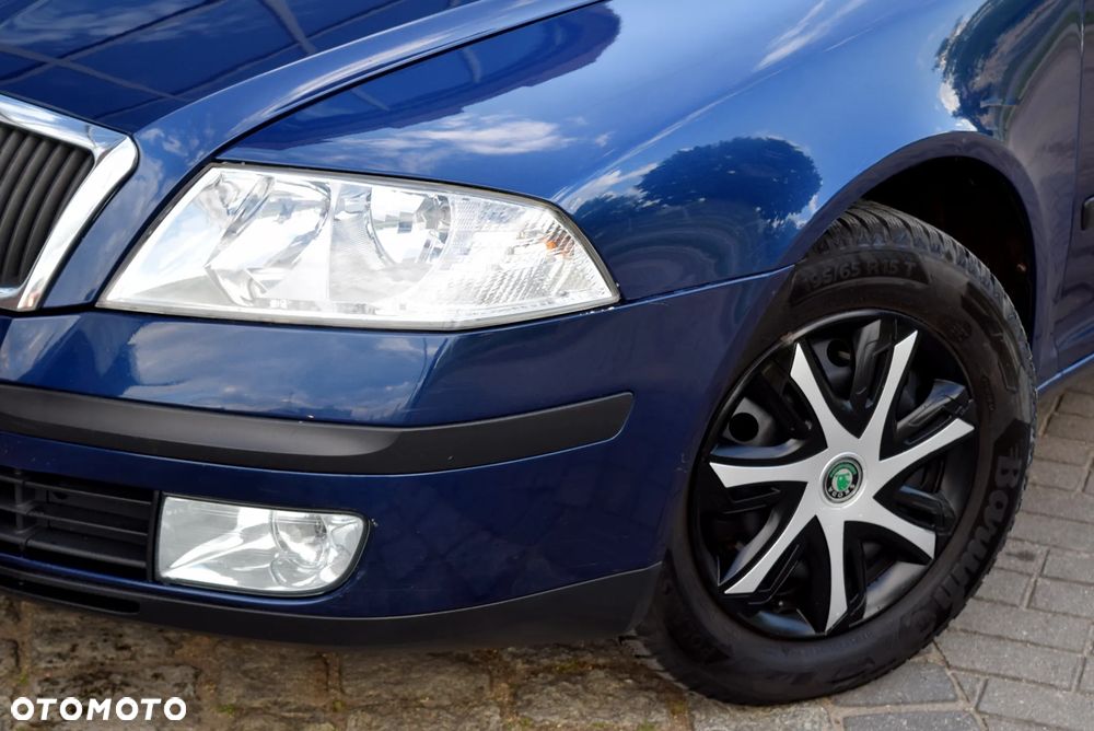 Skoda Octavia 1.6 FSI Ambiente - 11