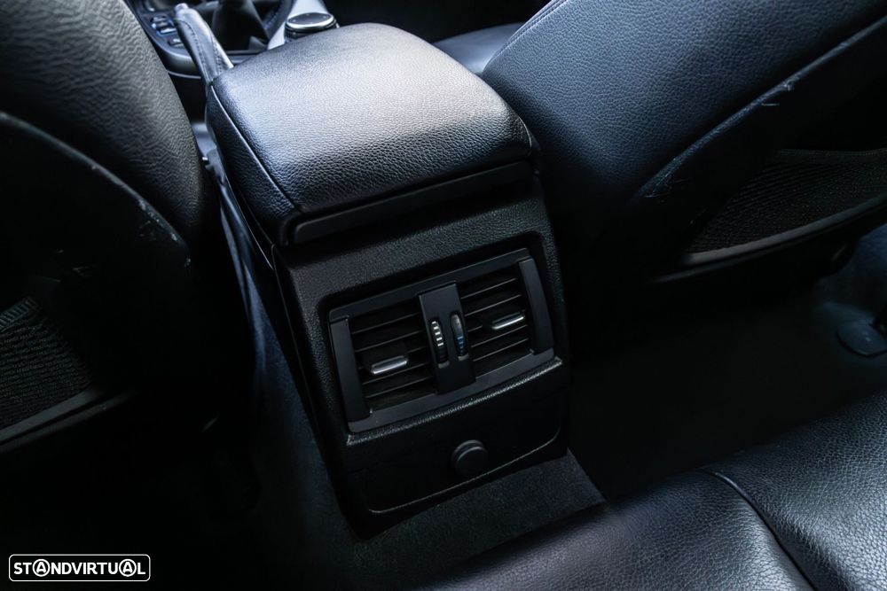 BMW 120 d Pack M - 32