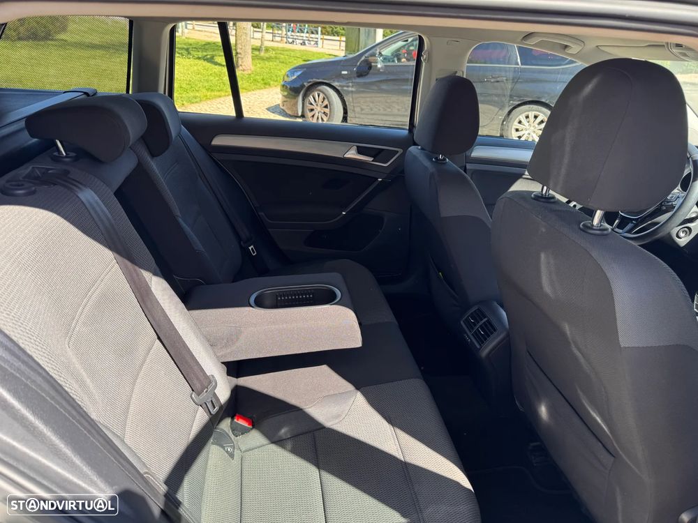 VW Golf Variant 1.6 TDi Confortline - 6