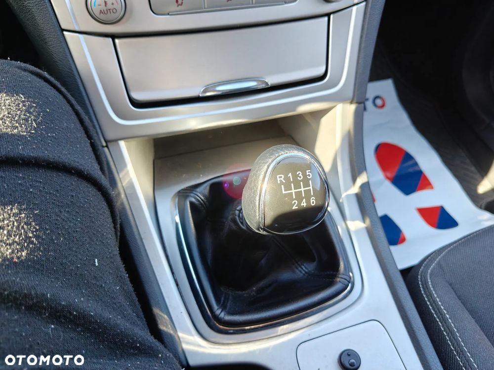 Ford Mondeo SW 1.8 TDCi Gold X - 19