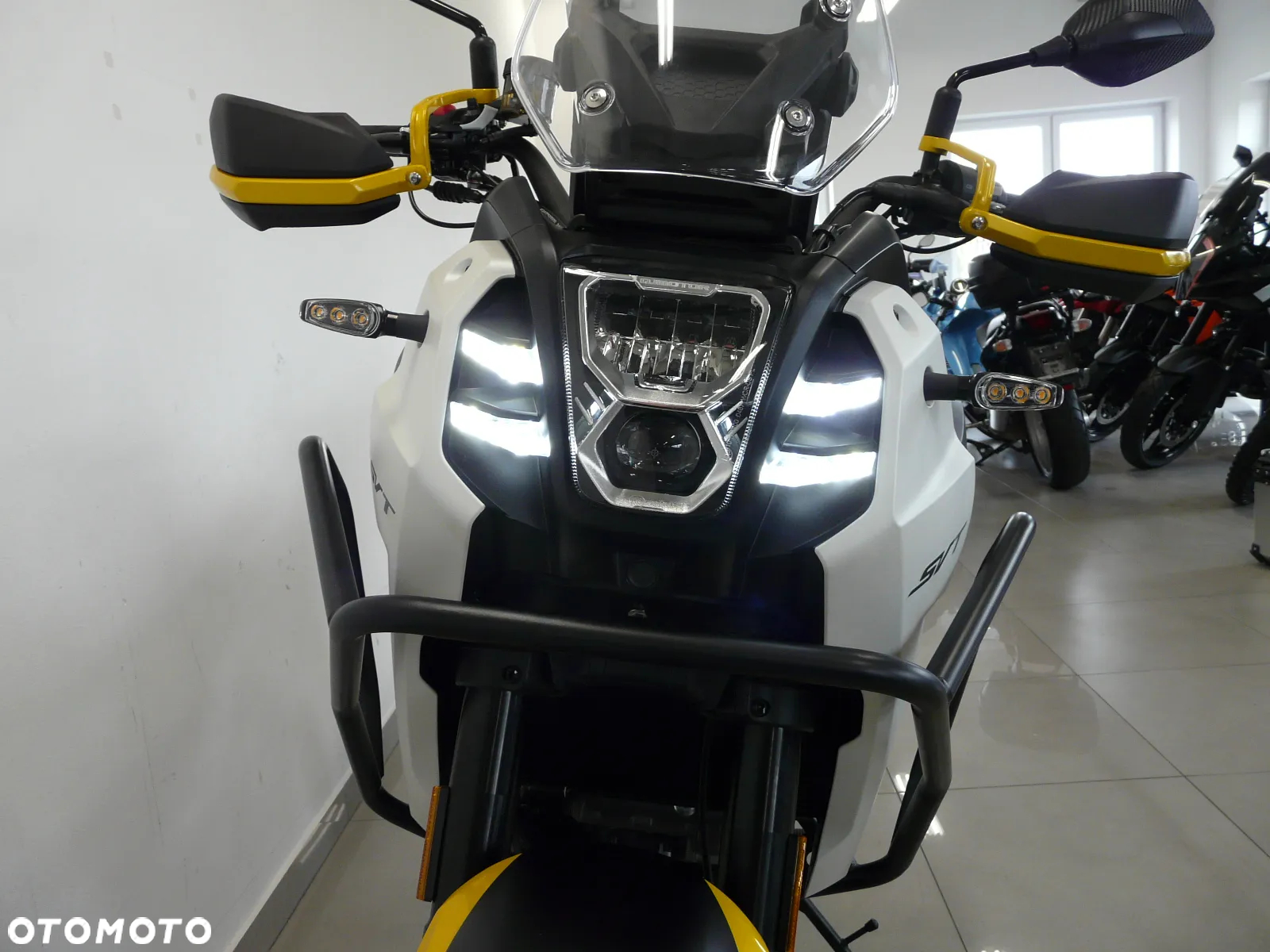 QJMOTOR SVT 650X - 37