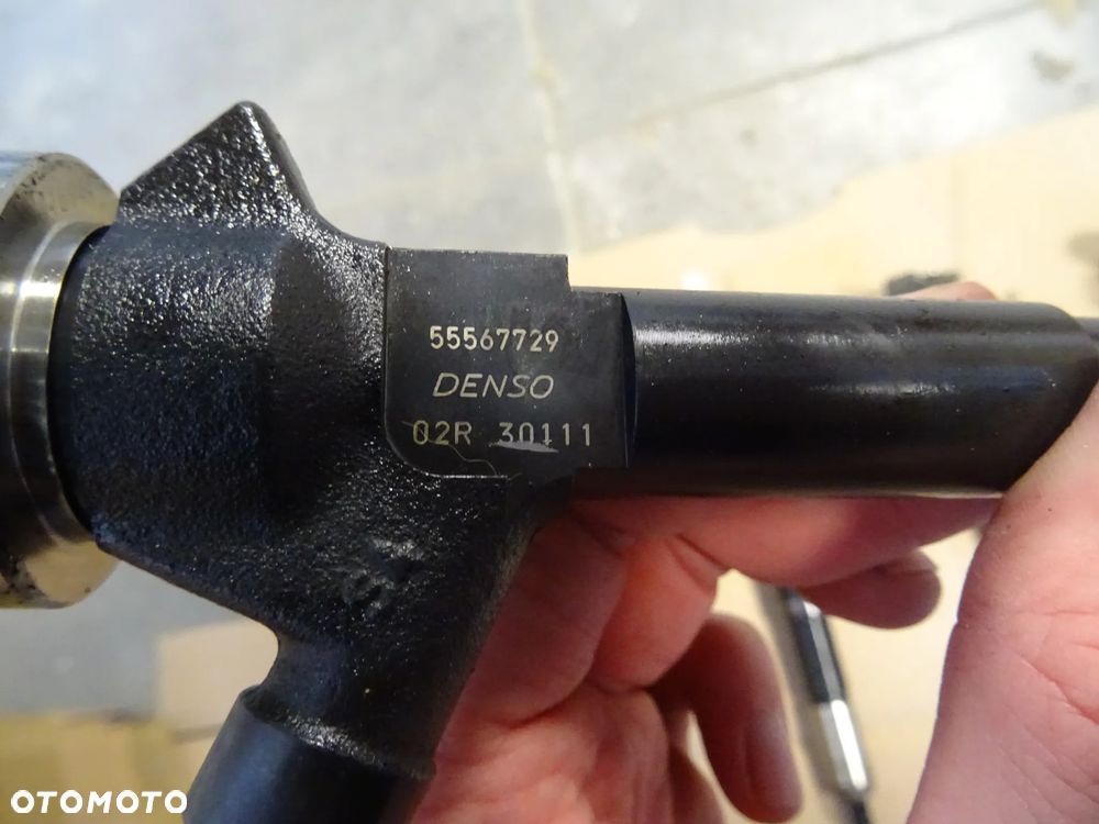 Wtyskiwacze Opel Astra J 1.7 cdti Denso 55567729 - 2
