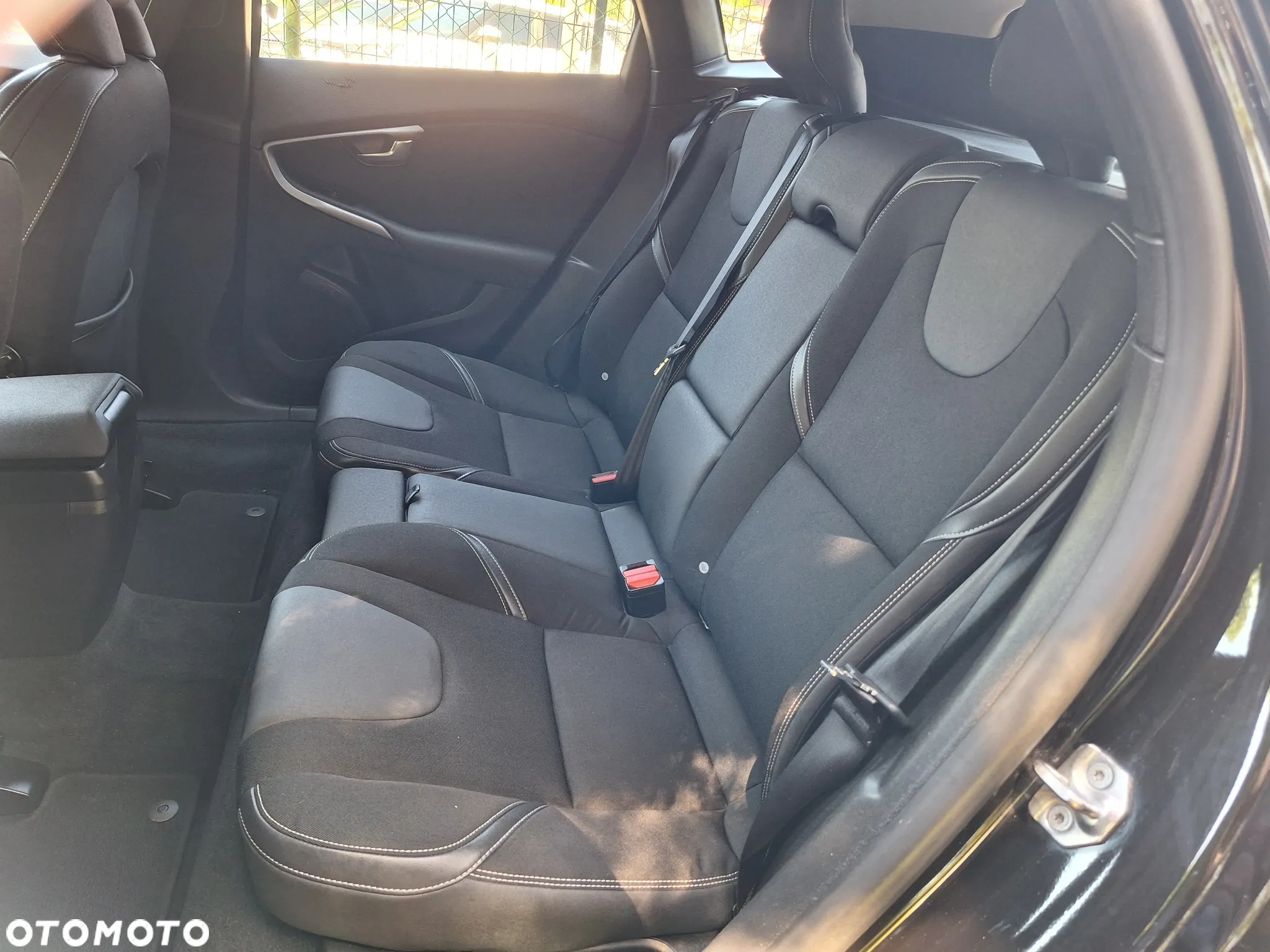 Volvo V40 D2 Summum - 34
