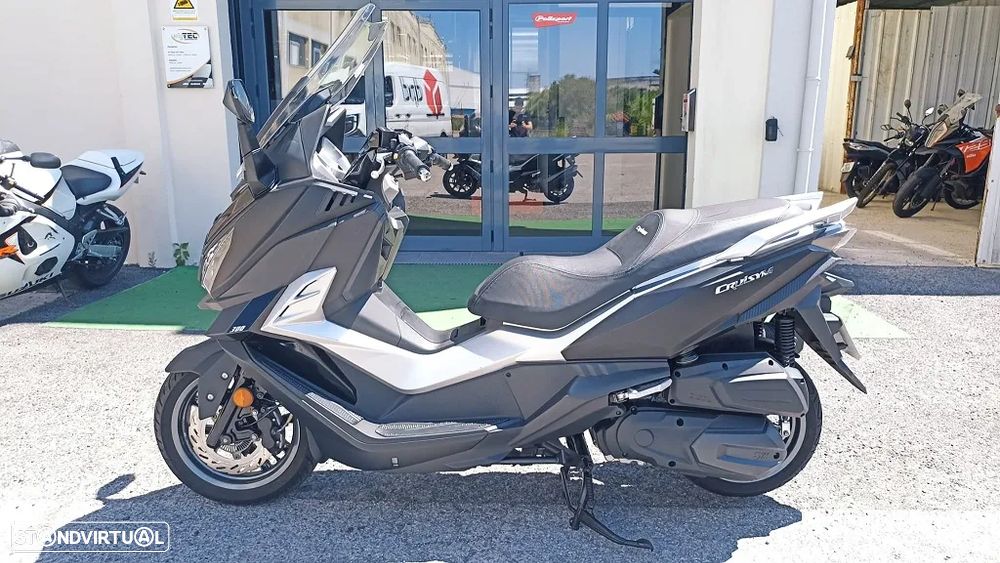 Sym Cruisym 300 - 1