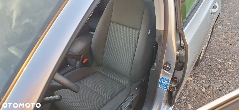 Volkswagen Golf - 16
