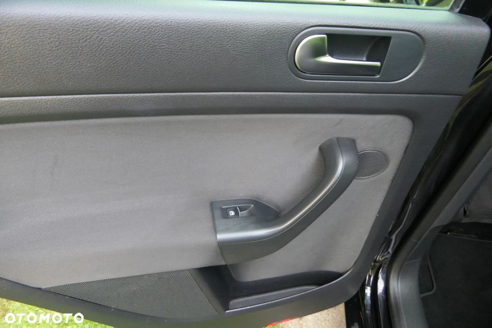 Volkswagen Golf Plus 1.6 TDI DPF Style - 34