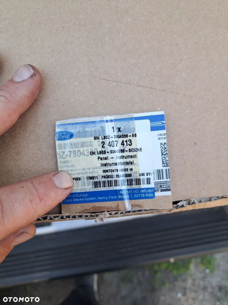 Schowek obudowa schowka prowadnica Ford Explorer VI MK-6 2407413 LB5Z-7804338-BB LB5B-S044B88-BE3ZHE LB5B-13A721-R30XD - 11