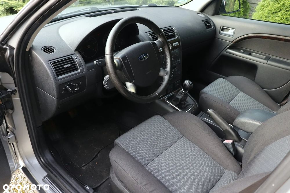Ford Mondeo 2.0 TDCI DPF Ghia - 11