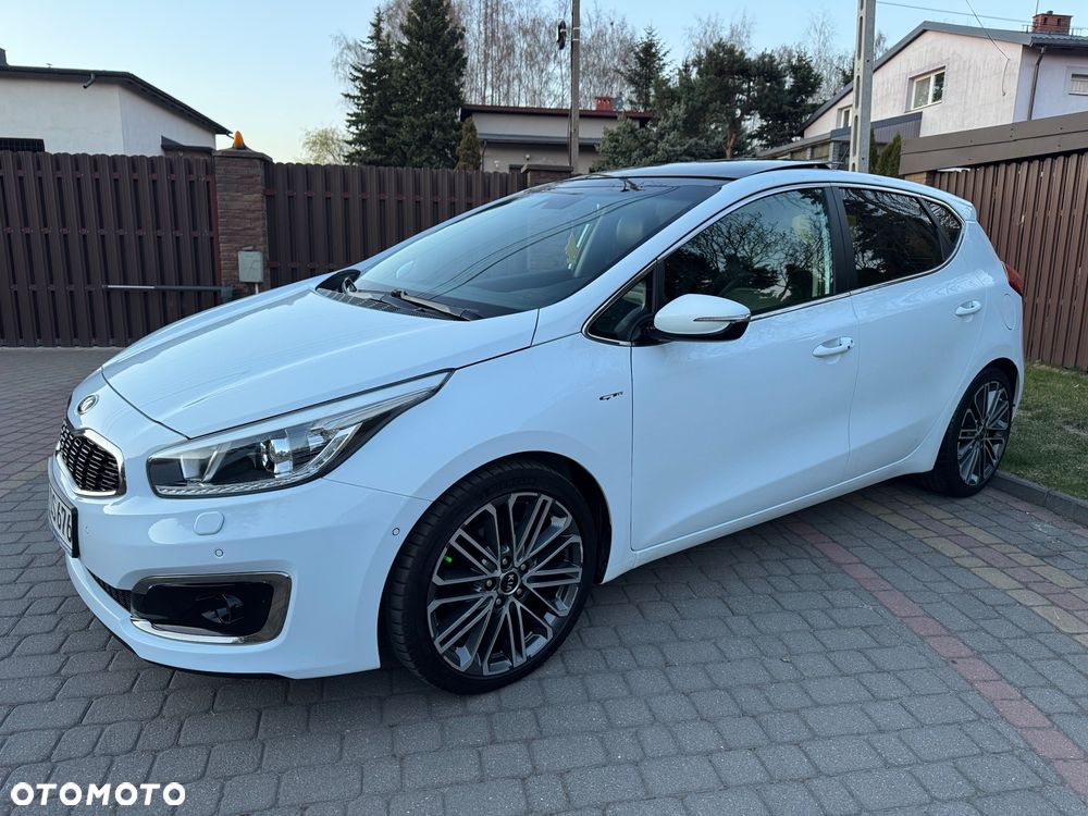 Kia Ceed 1.6 CRDi 136 ISG Platinum Edition - 10