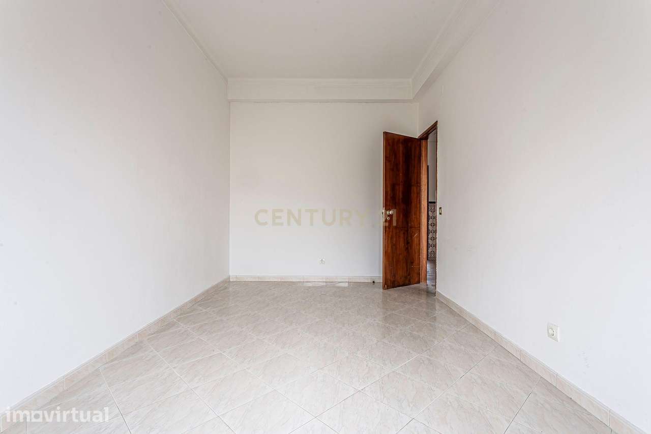 Apartamento T3 com varanda | Setúbal | Excelente potencial - Grande imagem: 5/25