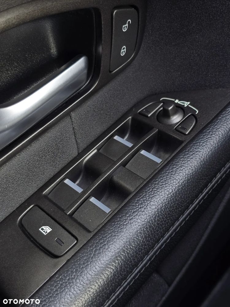 Land Rover Range Rover Evoque - 28