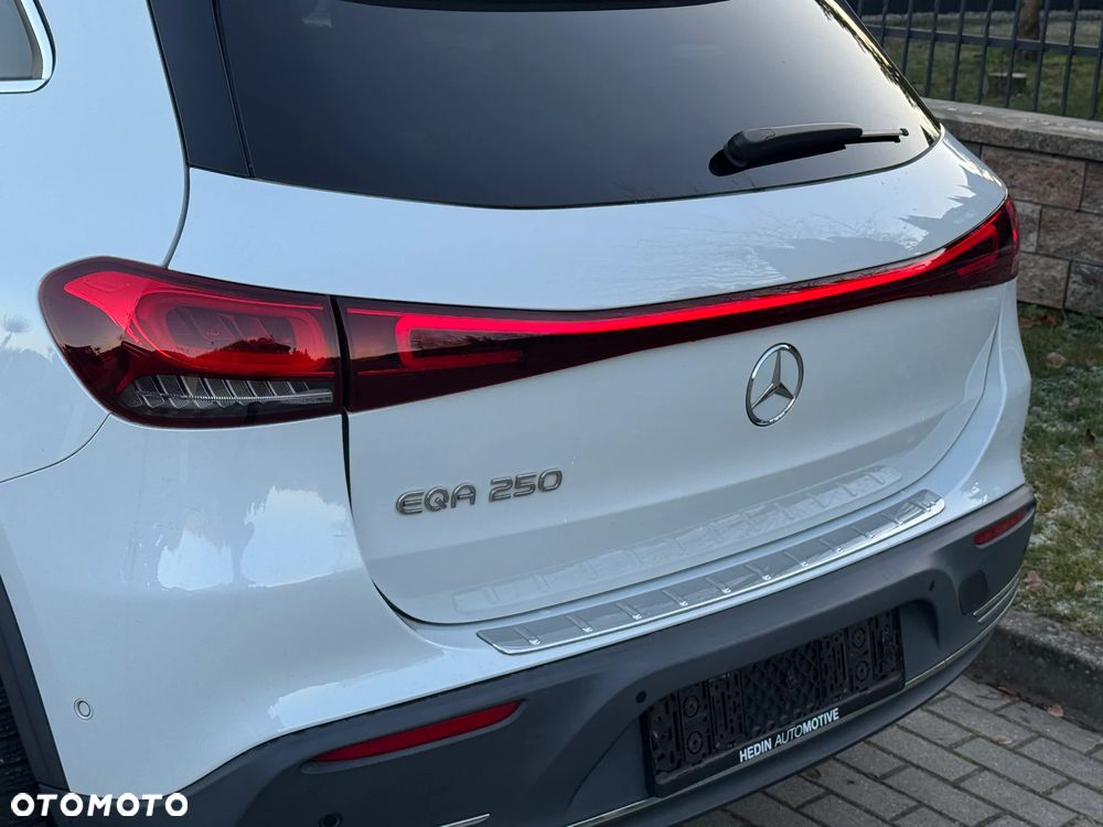 Mercedes-Benz EQA 250+ Electric Art - 25