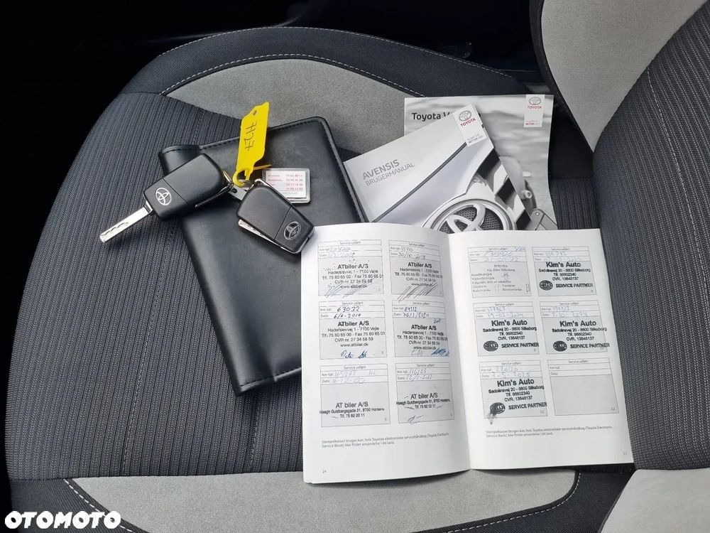 Toyota Avensis 2.0 D-4D Premium - 21