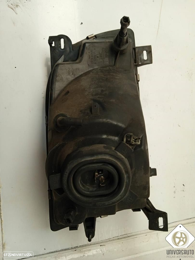 FAROL DIREITO FORD TRANSIT FURGÃO 1996 - 3