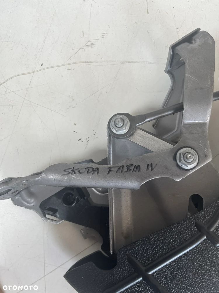 HAMULEC RĘCZNY SKODA FABIA IV 4 6VA - 3