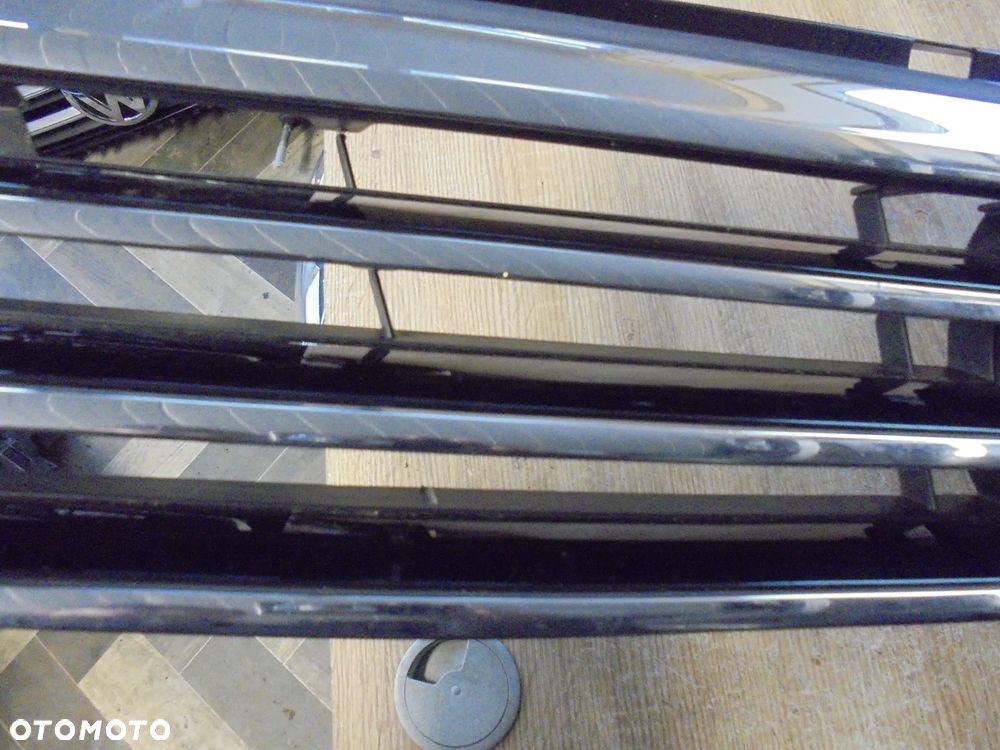 VW PASSAT B8 GRILL - 3