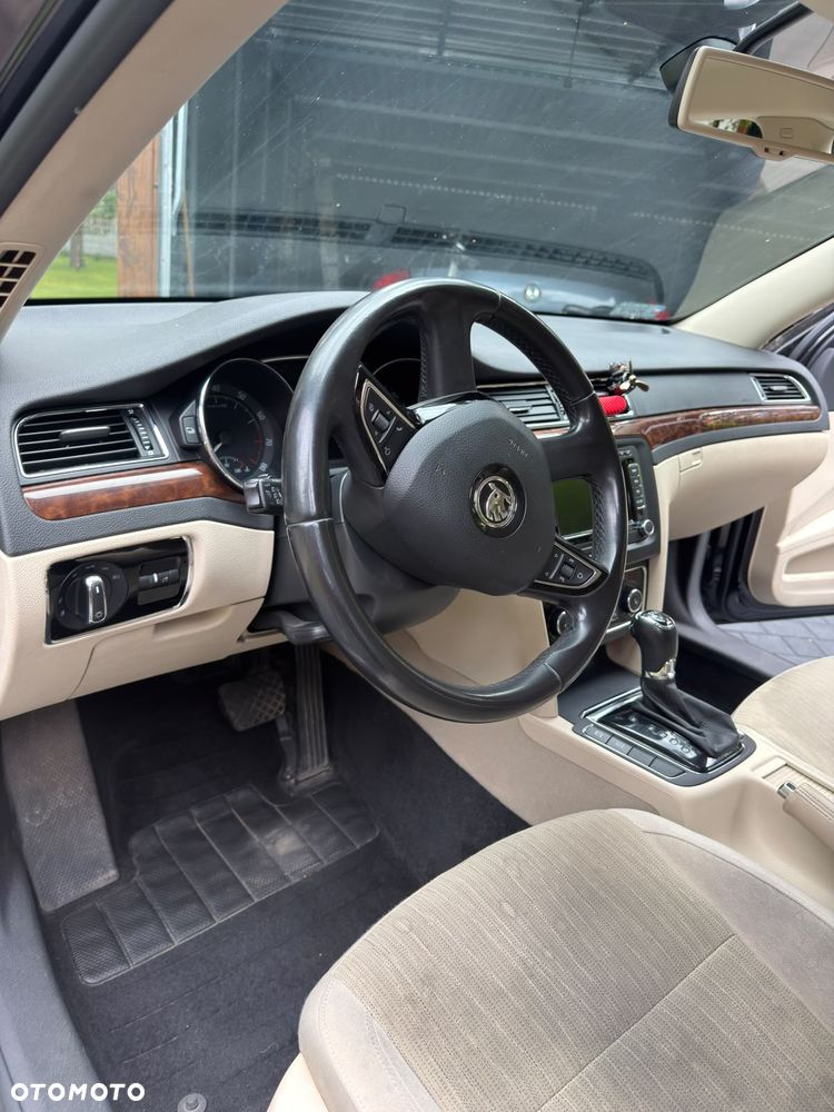 Skoda Superb 2.0 TSI Business DSG - 8