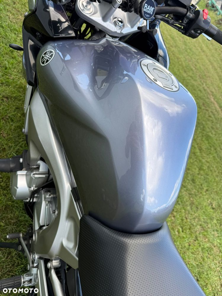 Yamaha FZ6 - 12