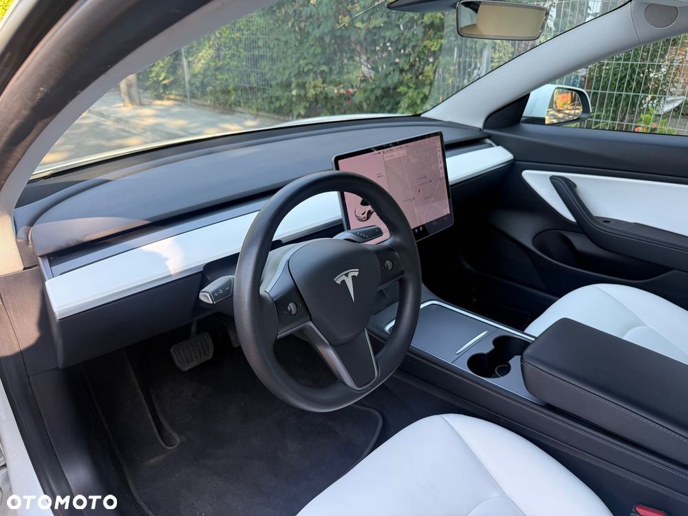 Tesla Model 3 - 14