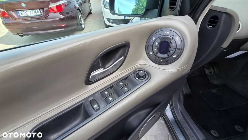 Renault Espace 3.5 Initiale - 10